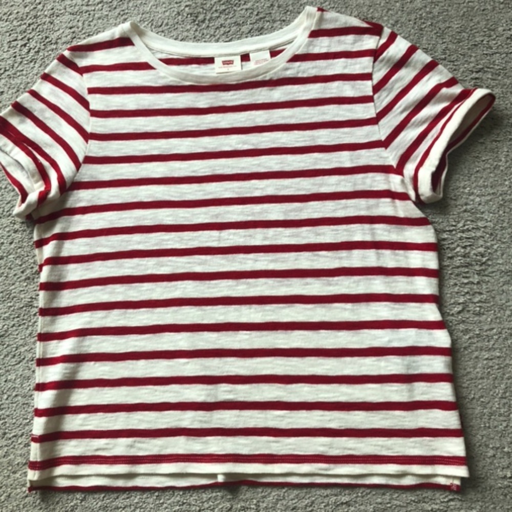 Levi’s Short Sleeve T-shirt. NWOT.